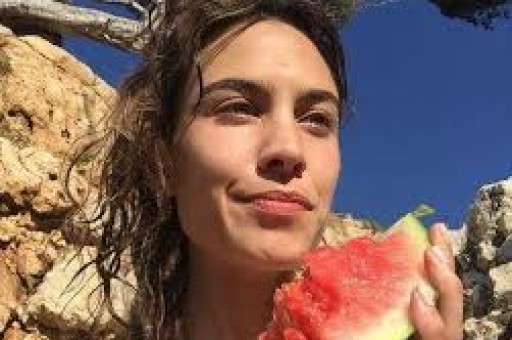 热搜压不住了！顶流男星下场开撕 女明星道歉后黑历史被扒