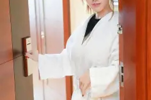 前TVB知名女星又曝大瓜当众被男星伸手进裤子因在海上不敢吭