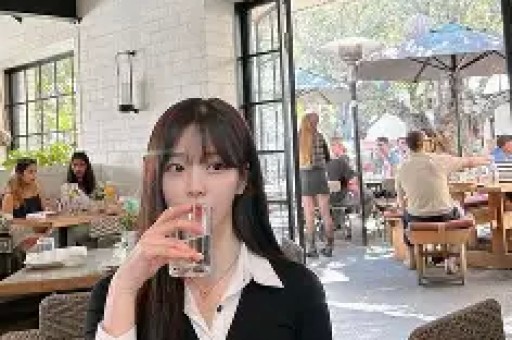 3500家连锁店女网红艾琳演豪门戏翻车涉嫌欺诈中老年人