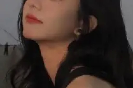 这个坚强面对绝症的少女形象不仅让